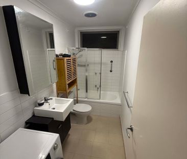 Ascot Vale - Photo 1