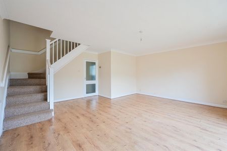 To Let 3 Bed House - Semi-Detached - Photo 5