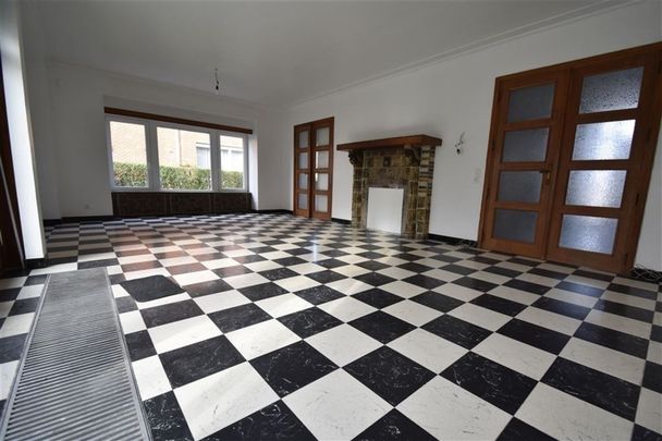 Villa met 5 slaapkamers en ruime tuin gelegen in een rustige buurt - Foto 1