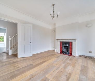 4 bedroom semi-detached house to rent - Photo 6