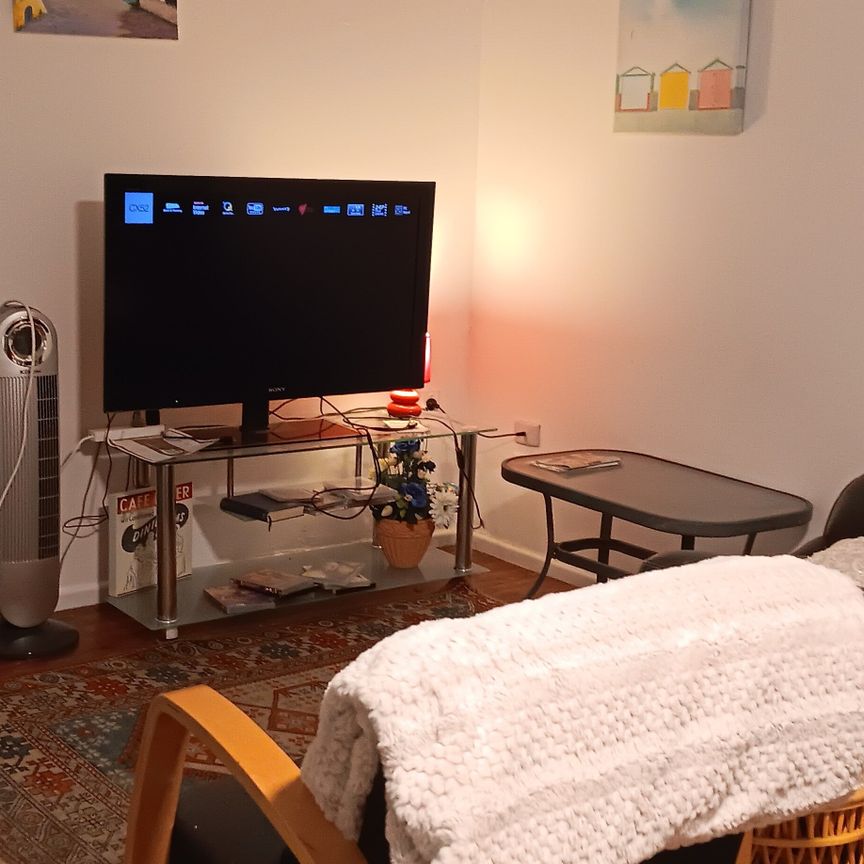 Broadbeach Waters - Photo 1