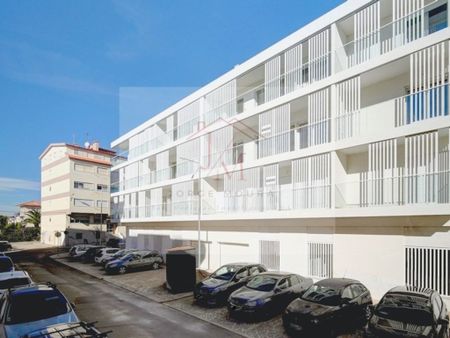 4 room luxury Flat for rent in Sao Joao do Estoril, Cascais e Estoril, Cascais, Lisbon - Photo 3