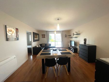 Location Appartement 3 pièces 69m² - Photo 2