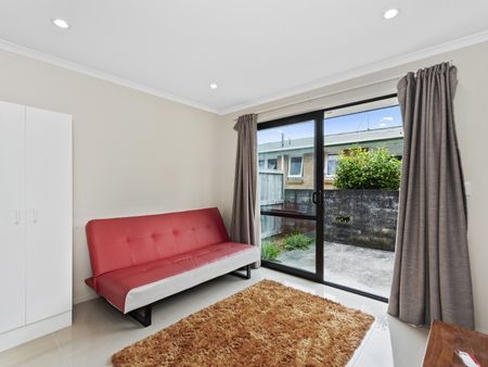 This three bedroom, two bathroom property is situated in the well-established suburb of Hillcrest. - Photo 4
