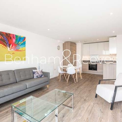 Whiting Way, Surrey Quays, SE16 - Photo 1