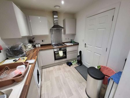 2 bedroom maisonette to rent - Photo 5