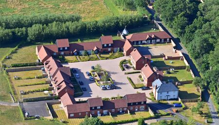 A stunning contemporary three bedroom home in a beautiful courtyard development. - Photo 5