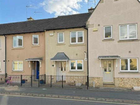 2 bedroom terraced house to rent - Photo 2