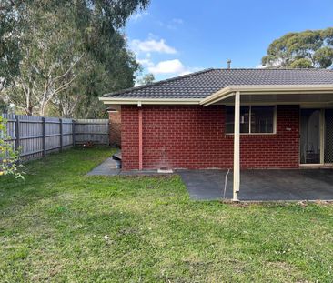 13 Dutton Close, Lynbrook, Vic 3975 - Photo 1