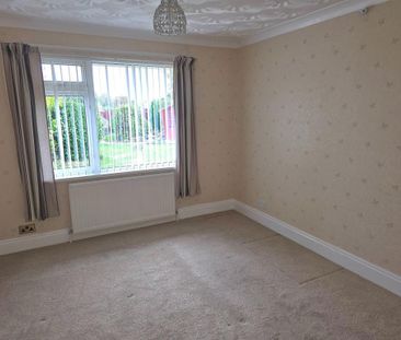 3 bedroom detached bungalow to rent - Photo 4