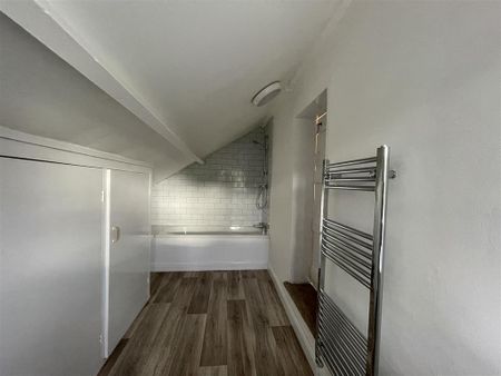 3 bedroom detached house to rent - Photo 4