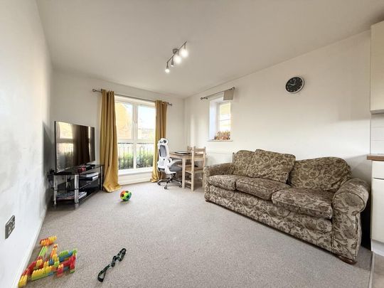 17 Rathbone Crescent, Peterborough - Photo 1