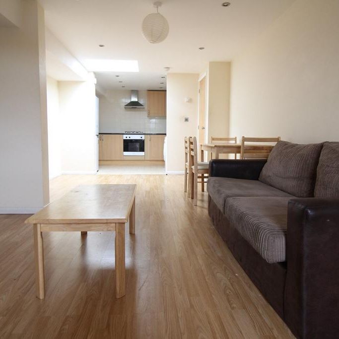 3 bedroom apartment to rent - Photo 1