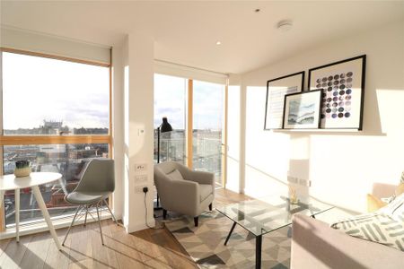 Studio to rent - Photo 3