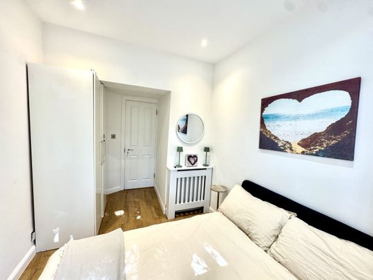 Fitzjohns Ave, Hampstead, London, NW3 - Photo 1