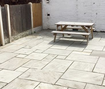 Fantastic 5 double Bedroom student house just off Ecclesall Road - Photo 3