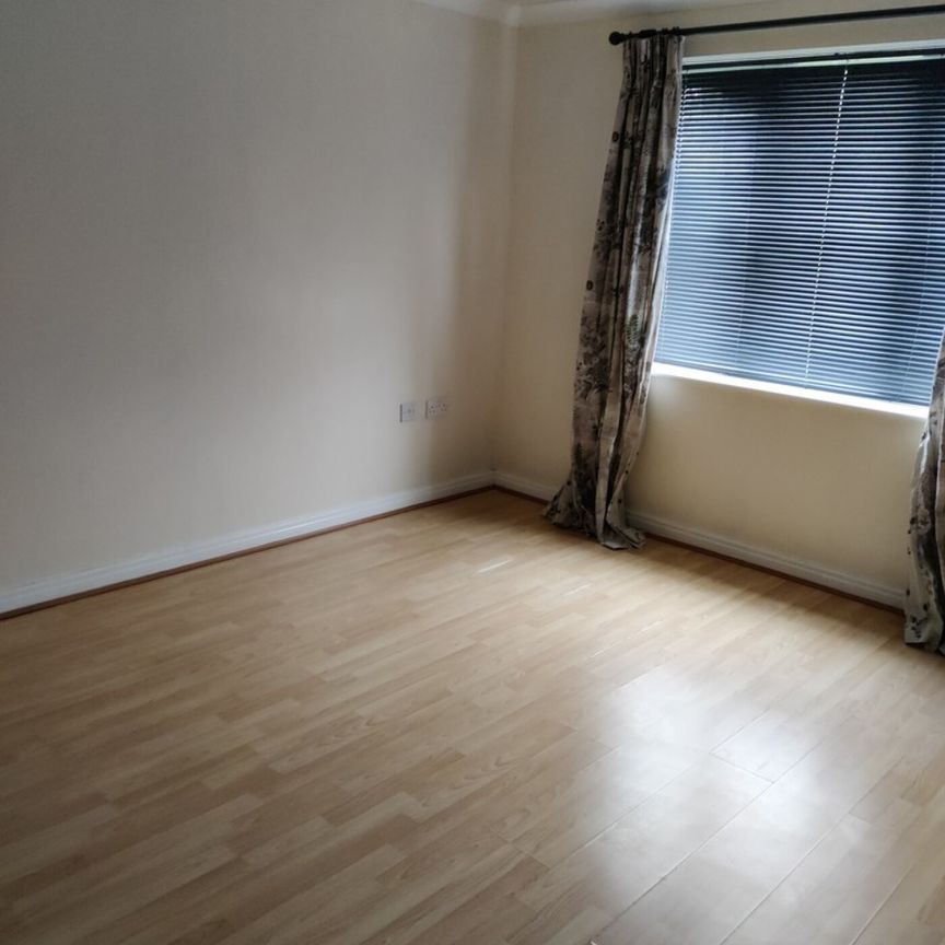 2 bedroom Apartment - Saxon House, Stevenage - Photo 1