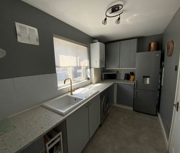 2 Bed Flat, Stratford, E15 - Photo 1
