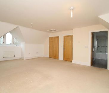 6 bedroom detached house to rent - Photo 5