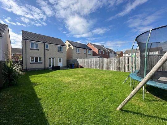 4 bedroom detached house to rent - Photo 1