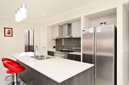 Family Home - Photo 5