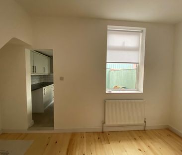 Jubilee Road, Crosby, Liverpool - Photo 2