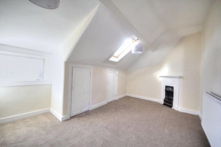 5 bedroom semi-detached house to rent - Photo 3