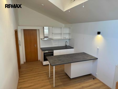 Pronájem bytu 1+kk a garsoniéry 46 m² - Photo 2