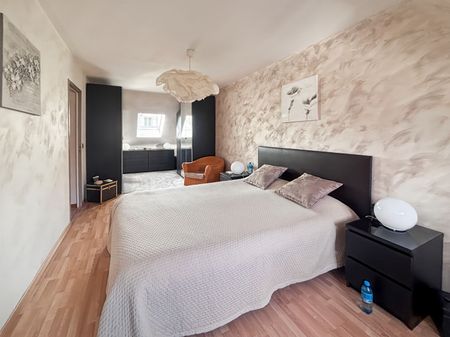 Location maison 6 pièces, 135.00m², Saint-Vrain - Photo 2