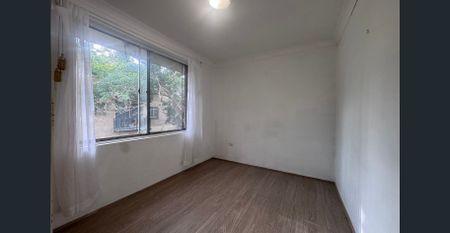Neat & Tidy 2 Bedroom Unit - Walk to Parramatta CBD - Photo 3