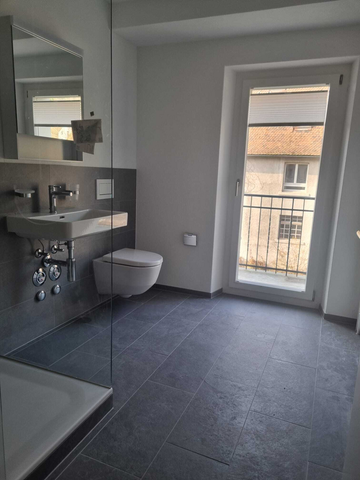 Erstvermietung nach Totalsanierung: wohnen mit Sicht auf die Birs - Foto 5