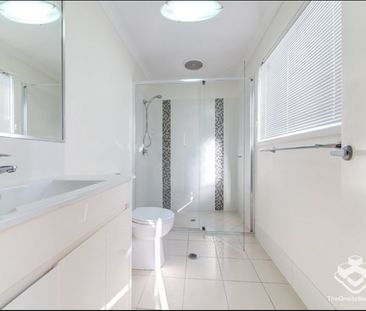 4 Bedroom townhouse Brightwater Estate - Photo 3