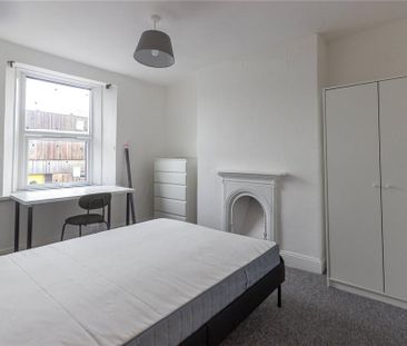 4 bedroom terraced house to rent - Photo 2