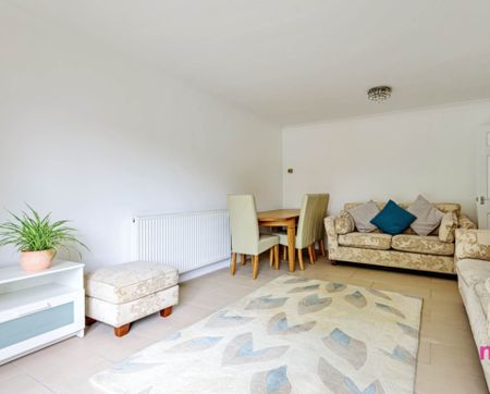 Price £2,000 pcm - Available Now - Part Furnished - Photo 2