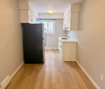 For Lease - 127 Toulon Crescent, London East, Ontario - Photo 1