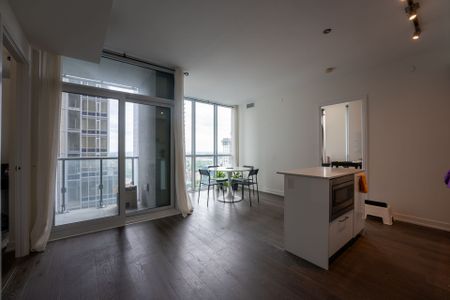 For Lease - 1 Yorkville Avenue Unit# 3305, Toronto, Ontario - Photo 2