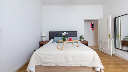 Room in shared apartment in Madrid - Photo 4