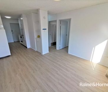 Convenient Living in the Heart of East Gosford! - Photo 4