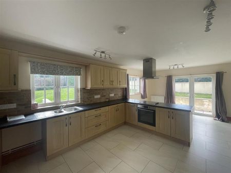 4 bedroom detached house to rent - Photo 4
