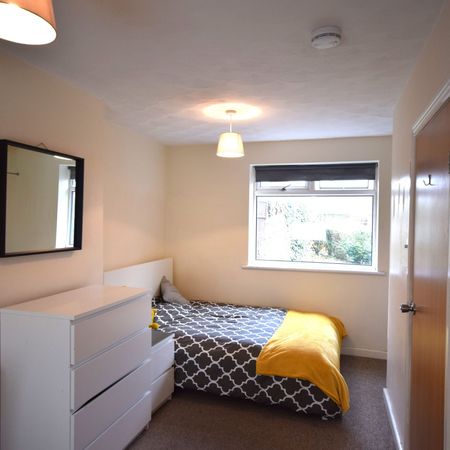 Large Double room-Horfield-Close to Hospital - Photo 3