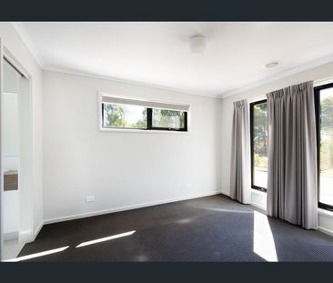 Modern Two Bedroom, Two Bathroom Home - Photo 2