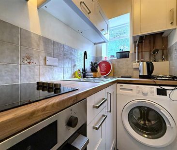 Shelley Road, WORTHING - Photo 3