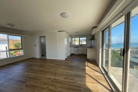 BEACH LIFESTYLE WITH AMAZING BAY VIEWS! - Photo 4