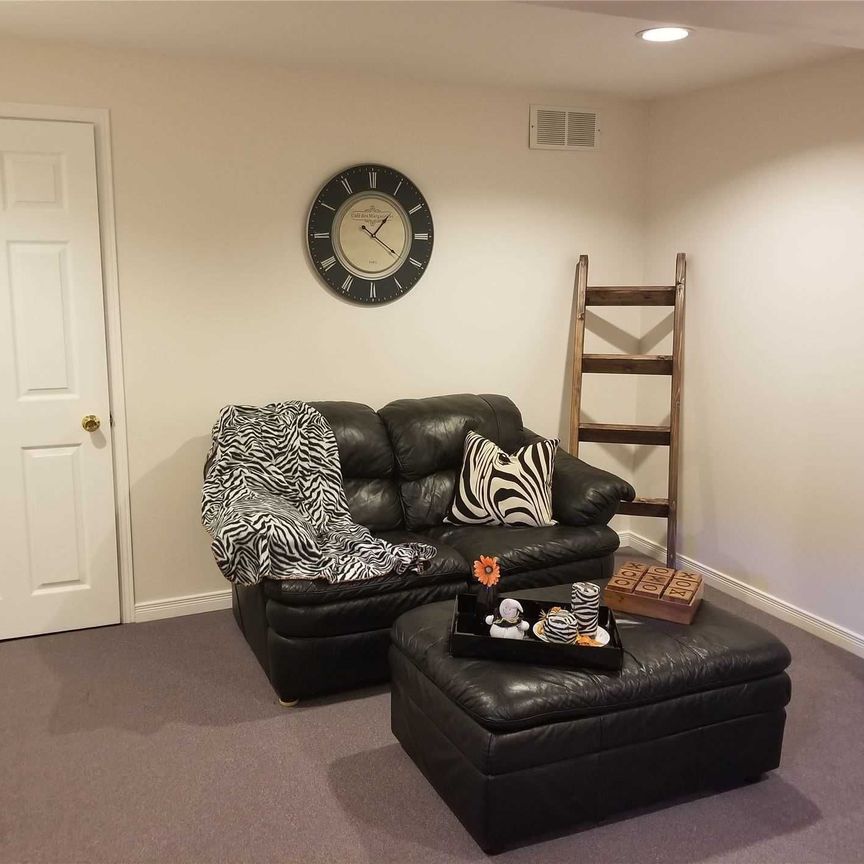 For Lease - 1310 Charter Crescent, Oshawa, Ontario - Photo 1