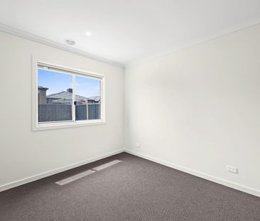 BRAND-NEW 4-BEDROOM FAMILY HOME IN PRIME TARNEIT LOCATION - Photo 3