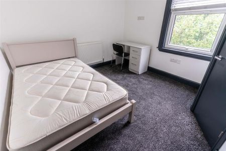 8 bedroom house to rent - Photo 4