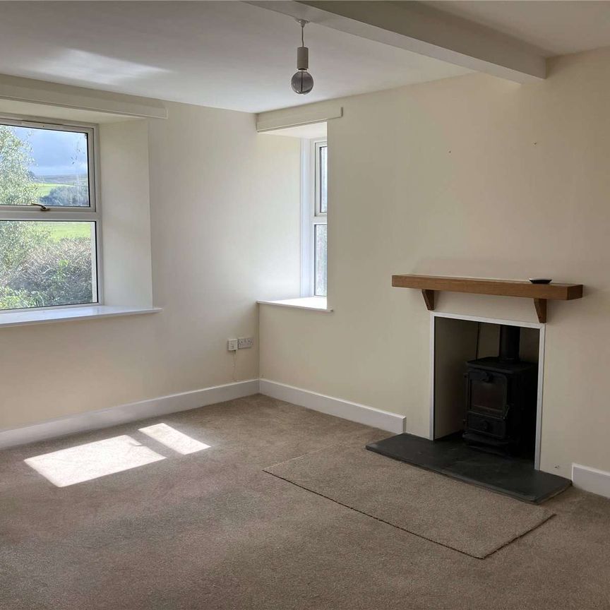 Homely two bedroom end of terrace cottage located in the scenic and historic Scottish Borders - Photo 1