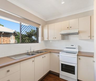 2 Bedroom Unit in a Prime Holland Park West Location - Photo 4