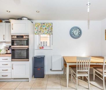 3 bedroom detached house to rent - Photo 5