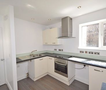 2 bedroom apartment to rent West Street, Chichester, West Sussex, PO19 - Photo 4